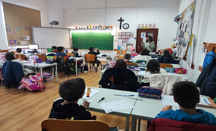 Fruta Colorida E Nutritiva Entrou Na Sala De Aula Dos Alunos De Idanha A Nova